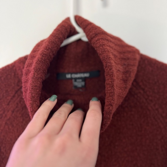 Le Chateau Sweater Dress - Picture 3 of 3